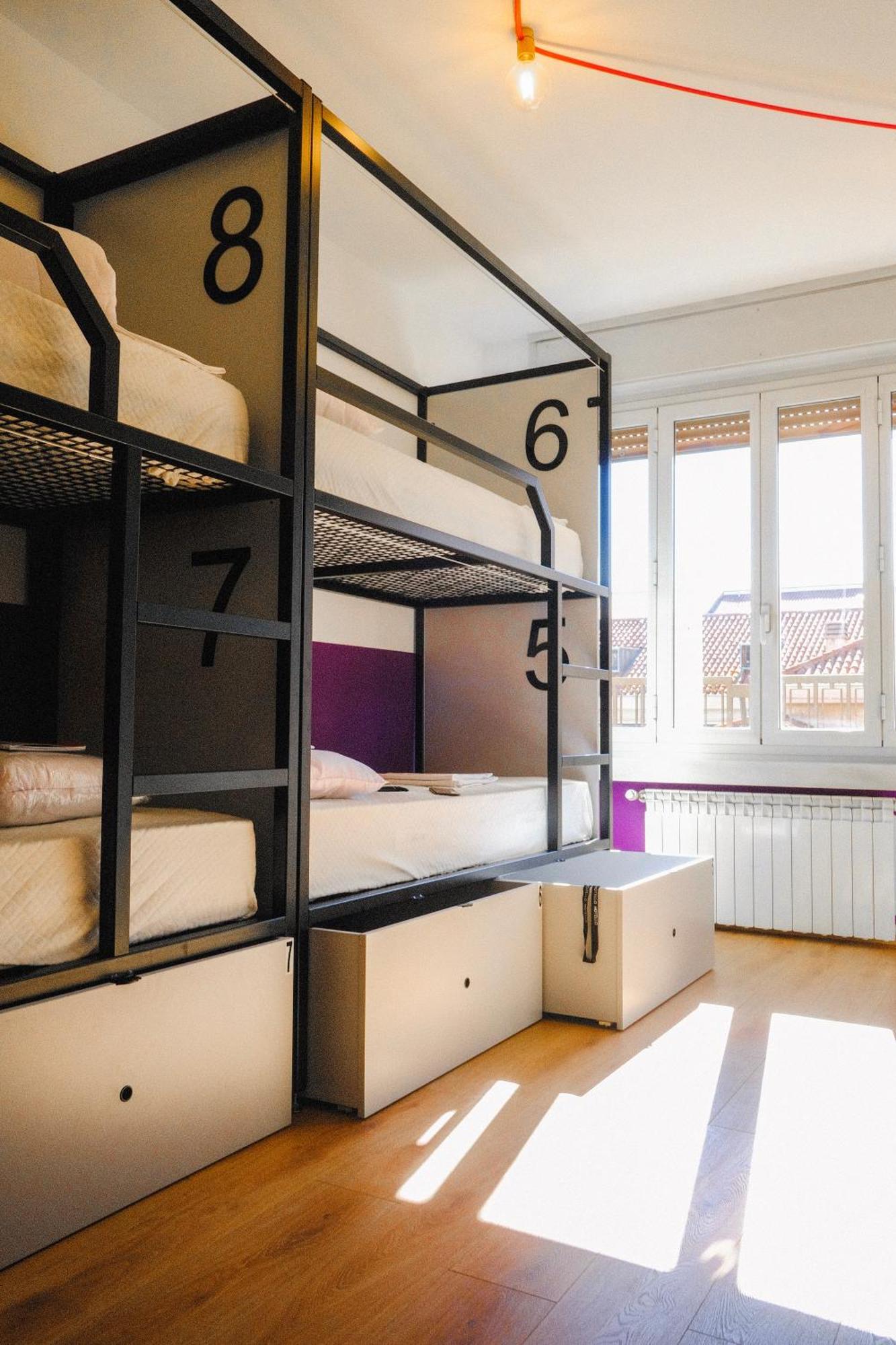 Bed 8-Bed Mixed Dormitory Room