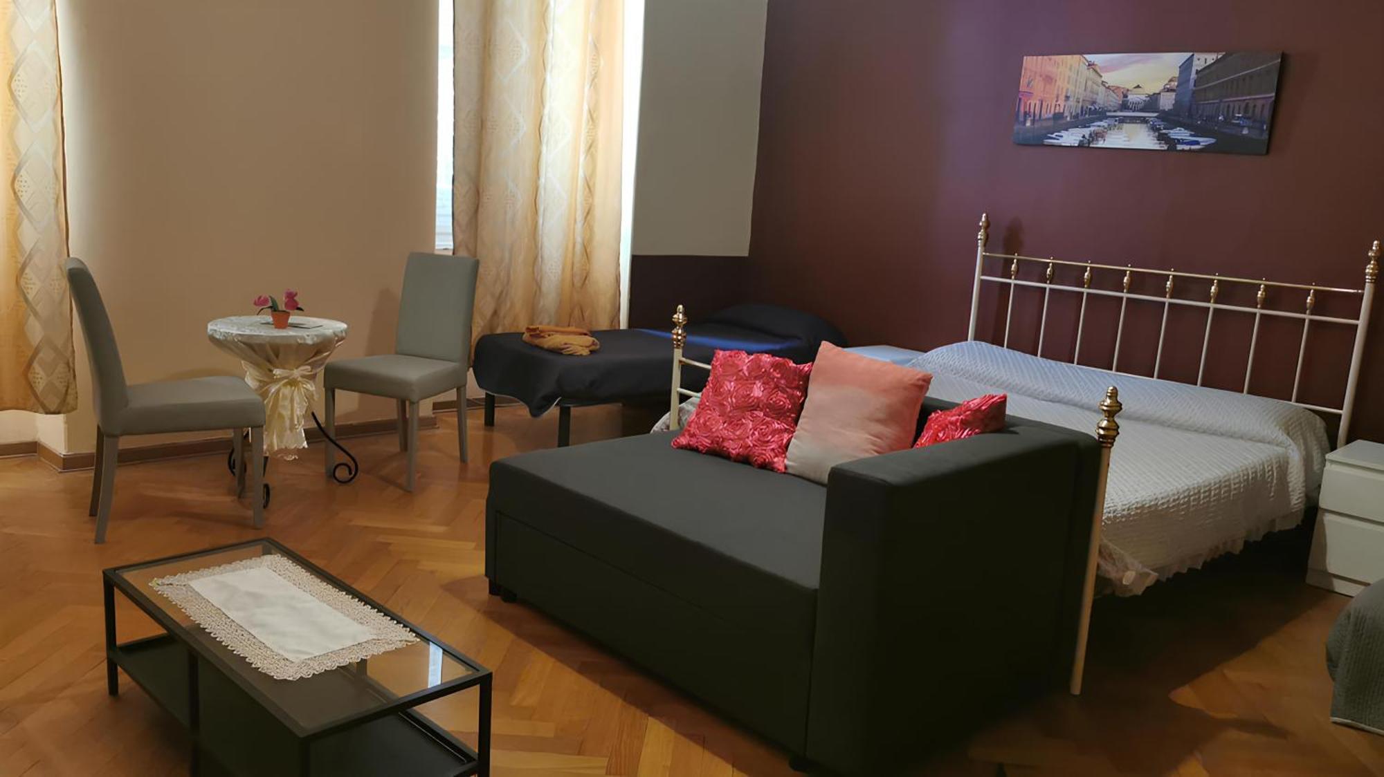 Double Room with Private External Bathroom,1571336165:JPEG