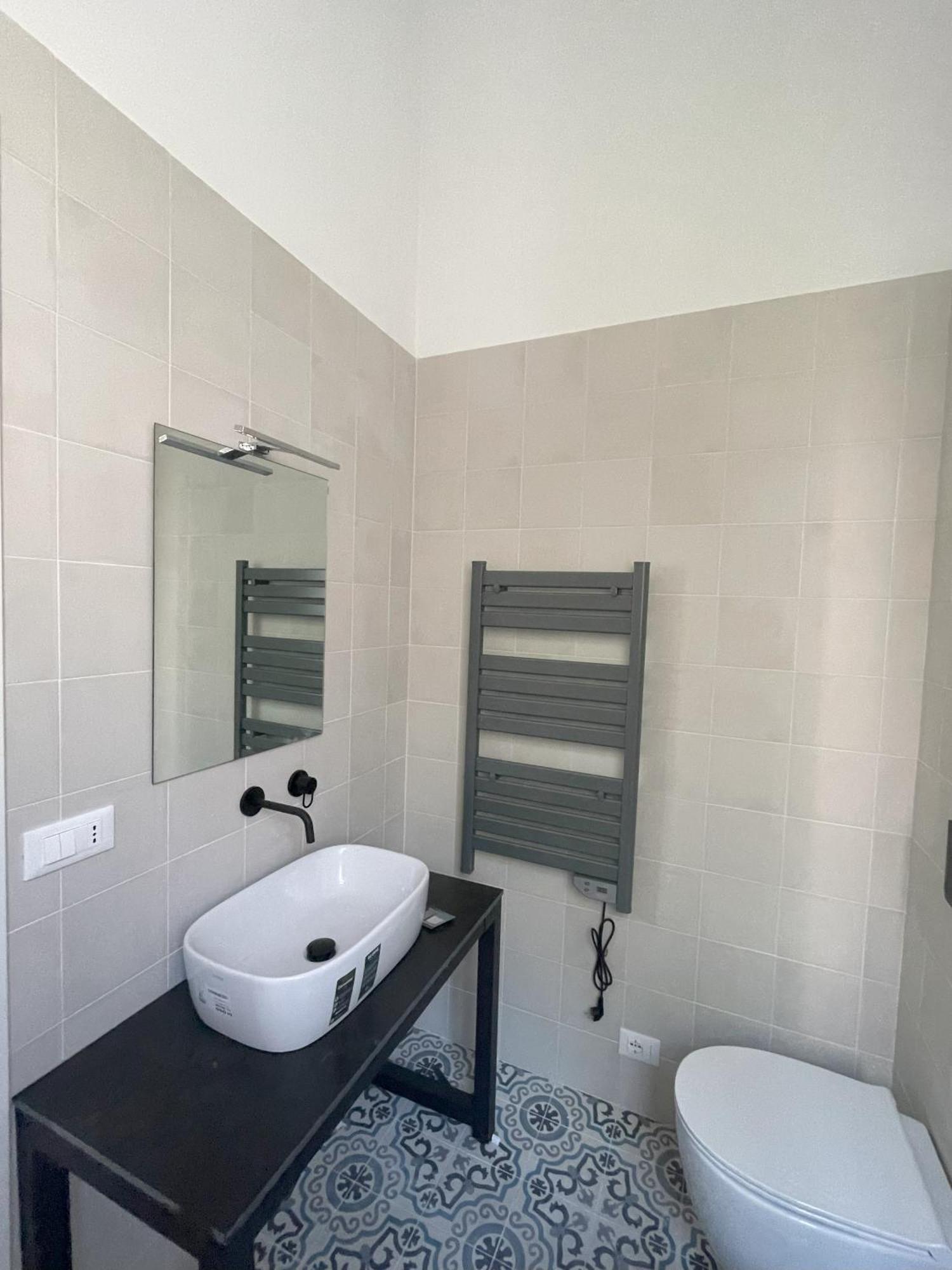 Dormitorio Misto con 4 Letti e Bagno Privato