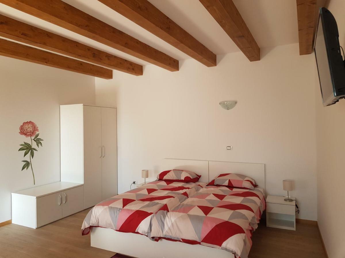 Twin Room,819449150:JPEG