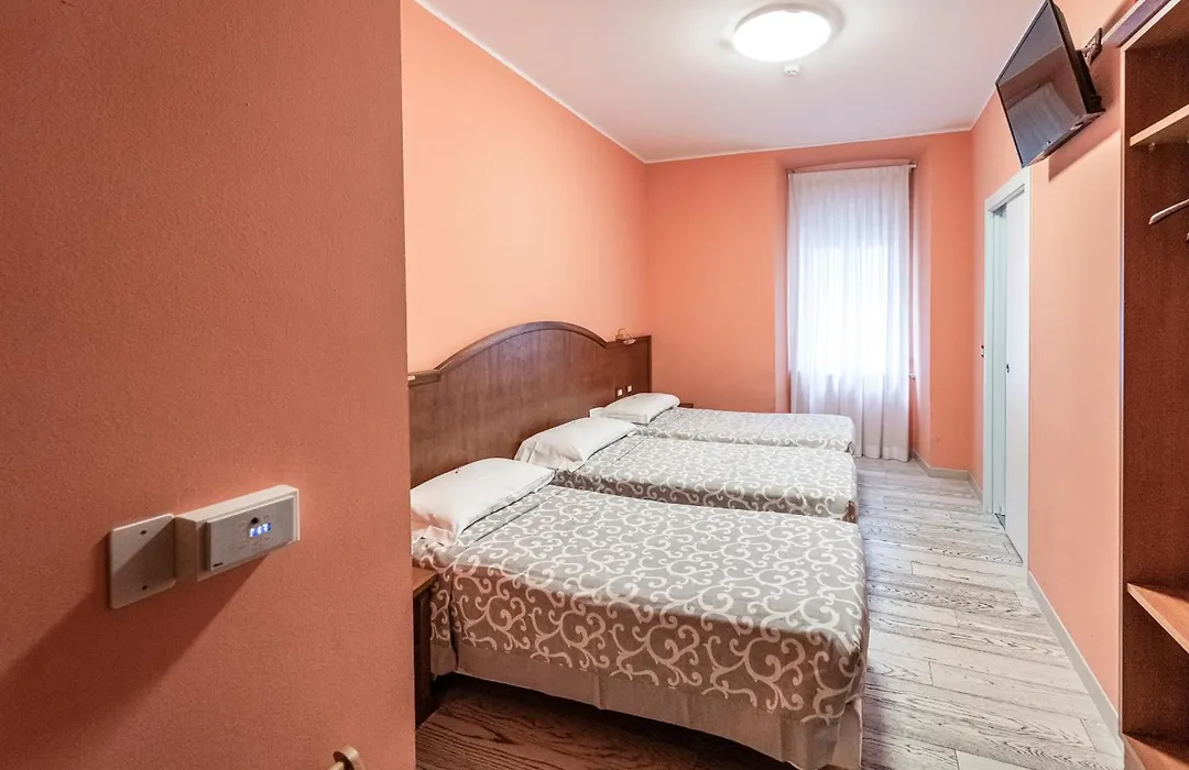 Hotel Italia-1