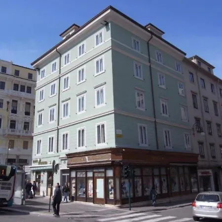 Joivy Apartments - Trieste Goldoni-2